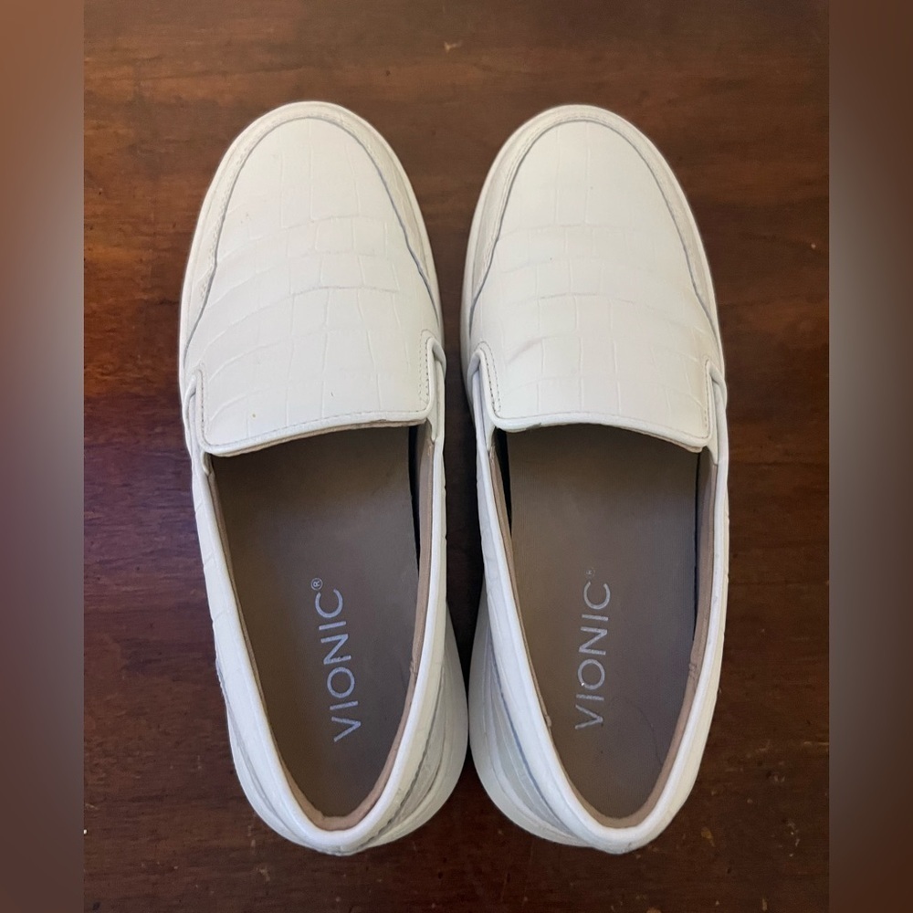 Vionic Dinora White Croc-Embossed Slip-On Sneakers size 7 - Picture 3 of 8